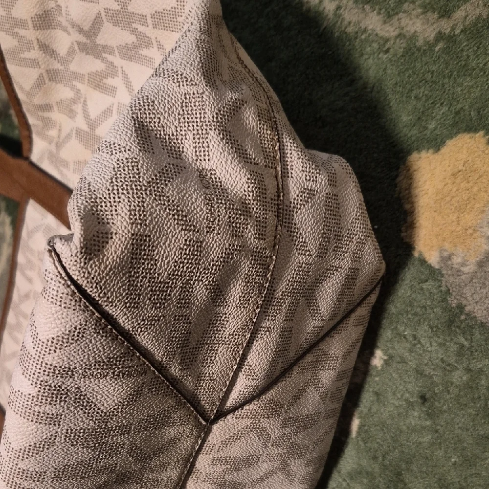 Michael Kors Tan and Cream Signature Tote - Picture 7 of 16
